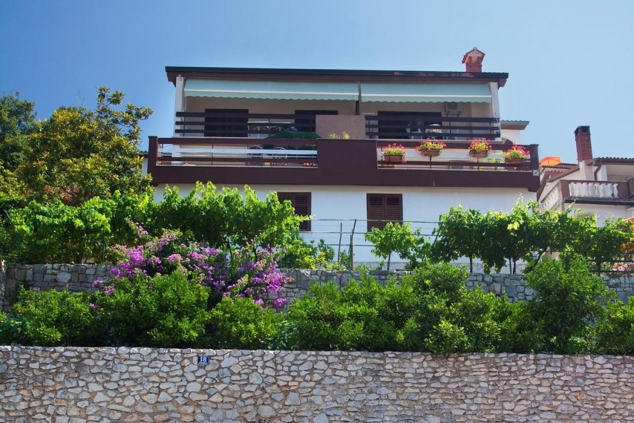 Apartments With A Parking Space Rabac, Labin - 7622 Bagian luar foto