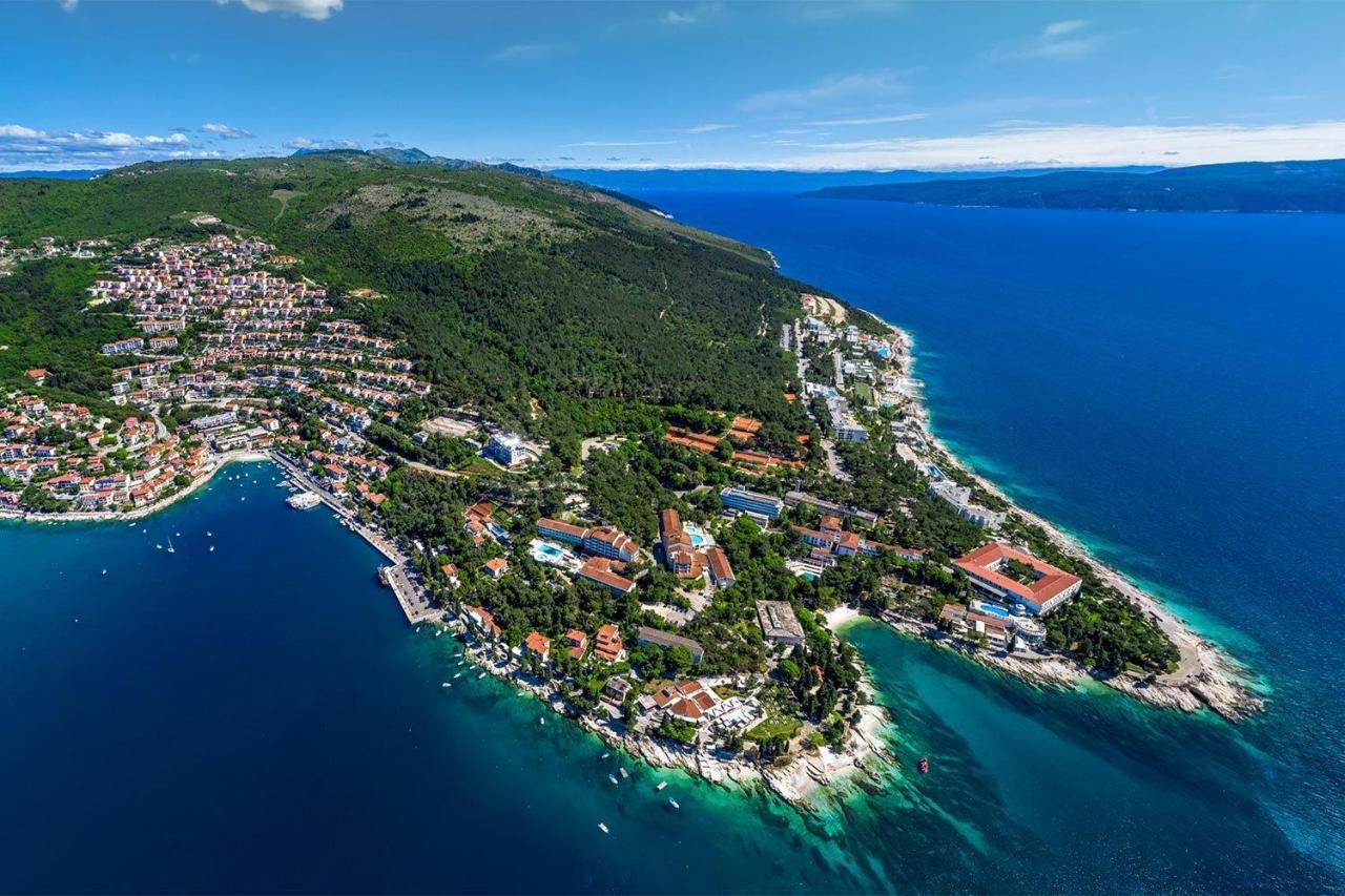 Apartments With A Parking Space Rabac, Labin - 7622 Bagian luar foto