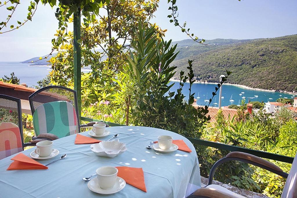 Apartments With A Parking Space Rabac, Labin - 7622 Bagian luar foto