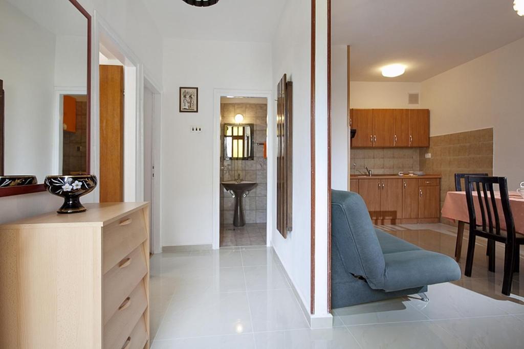 Apartments With A Parking Space Rabac, Labin - 7622 Bagian luar foto