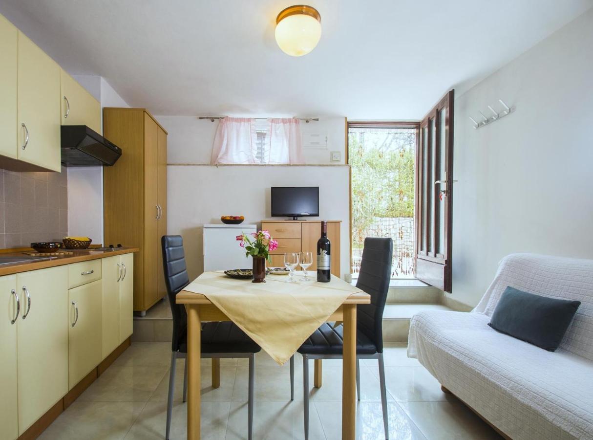 Apartments With A Parking Space Rabac, Labin - 7622 Bagian luar foto