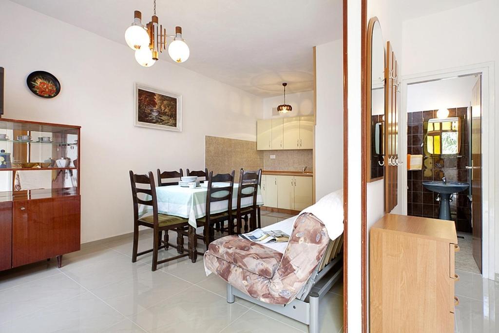 Apartments With A Parking Space Rabac, Labin - 7622 Bagian luar foto