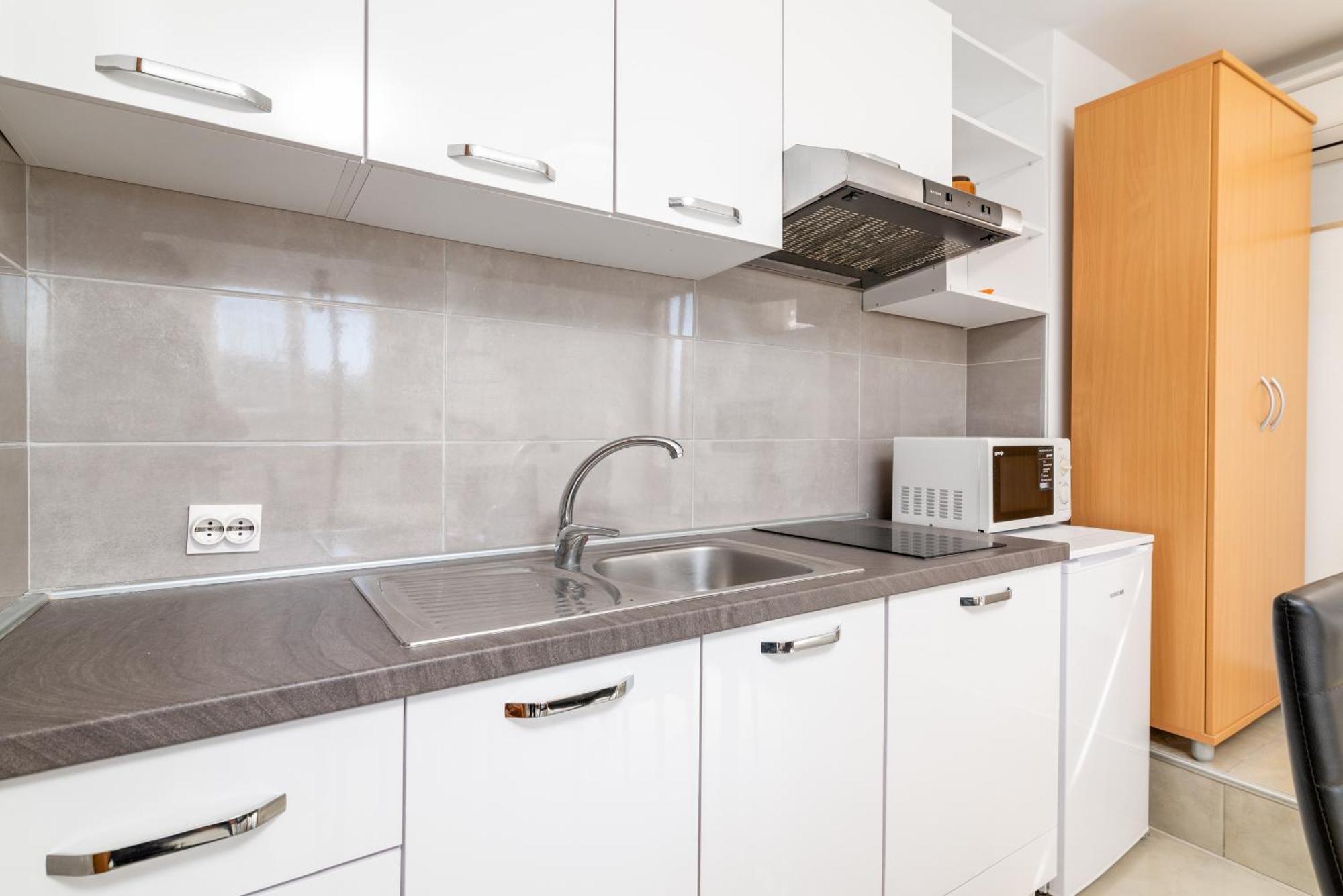 Apartments With A Parking Space Rabac, Labin - 7622 Bagian luar foto
