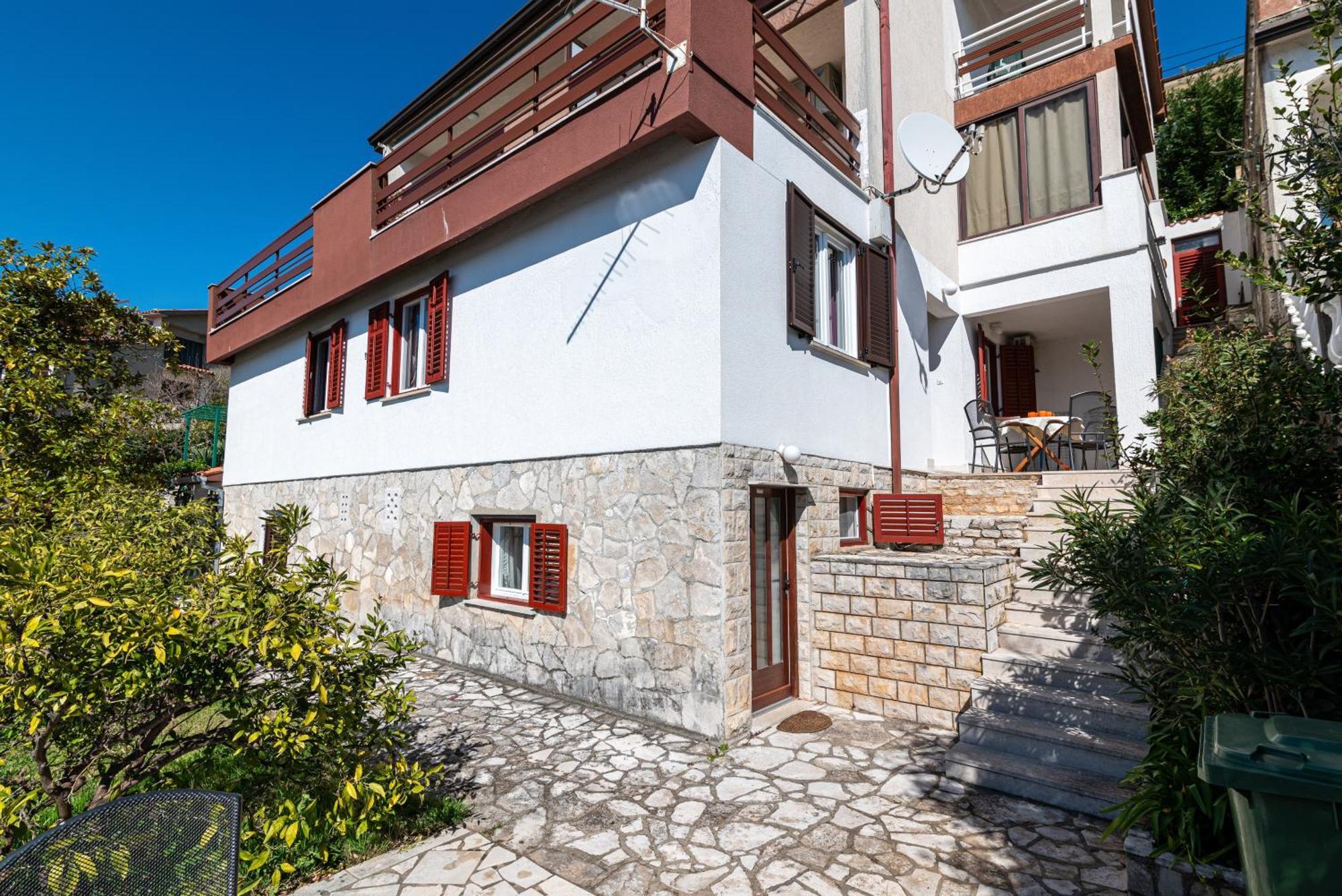Apartments With A Parking Space Rabac, Labin - 7622 Bagian luar foto