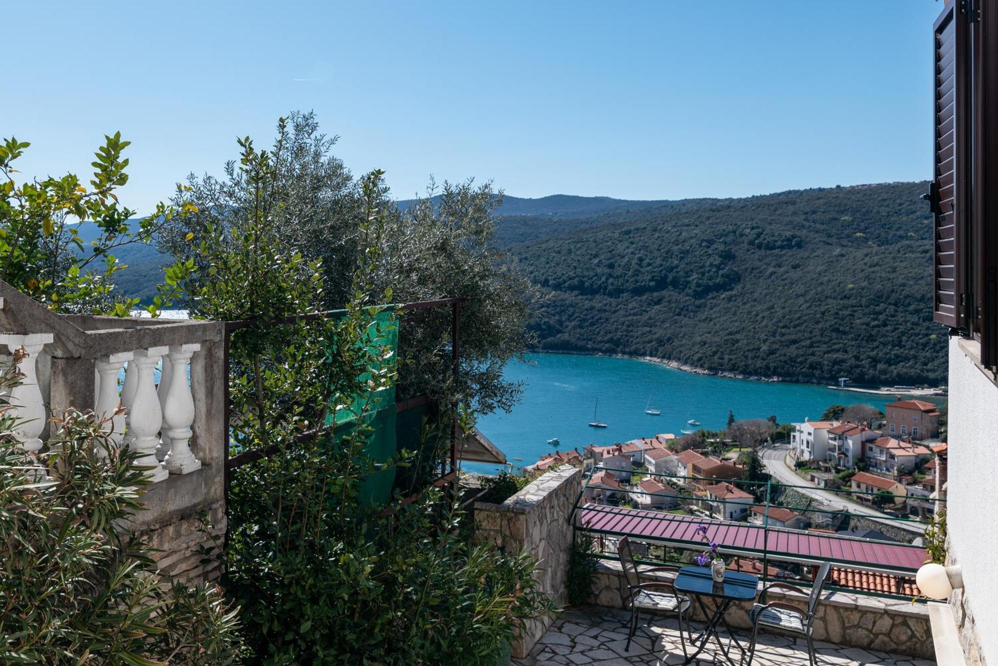 Apartments With A Parking Space Rabac, Labin - 7622 Bagian luar foto