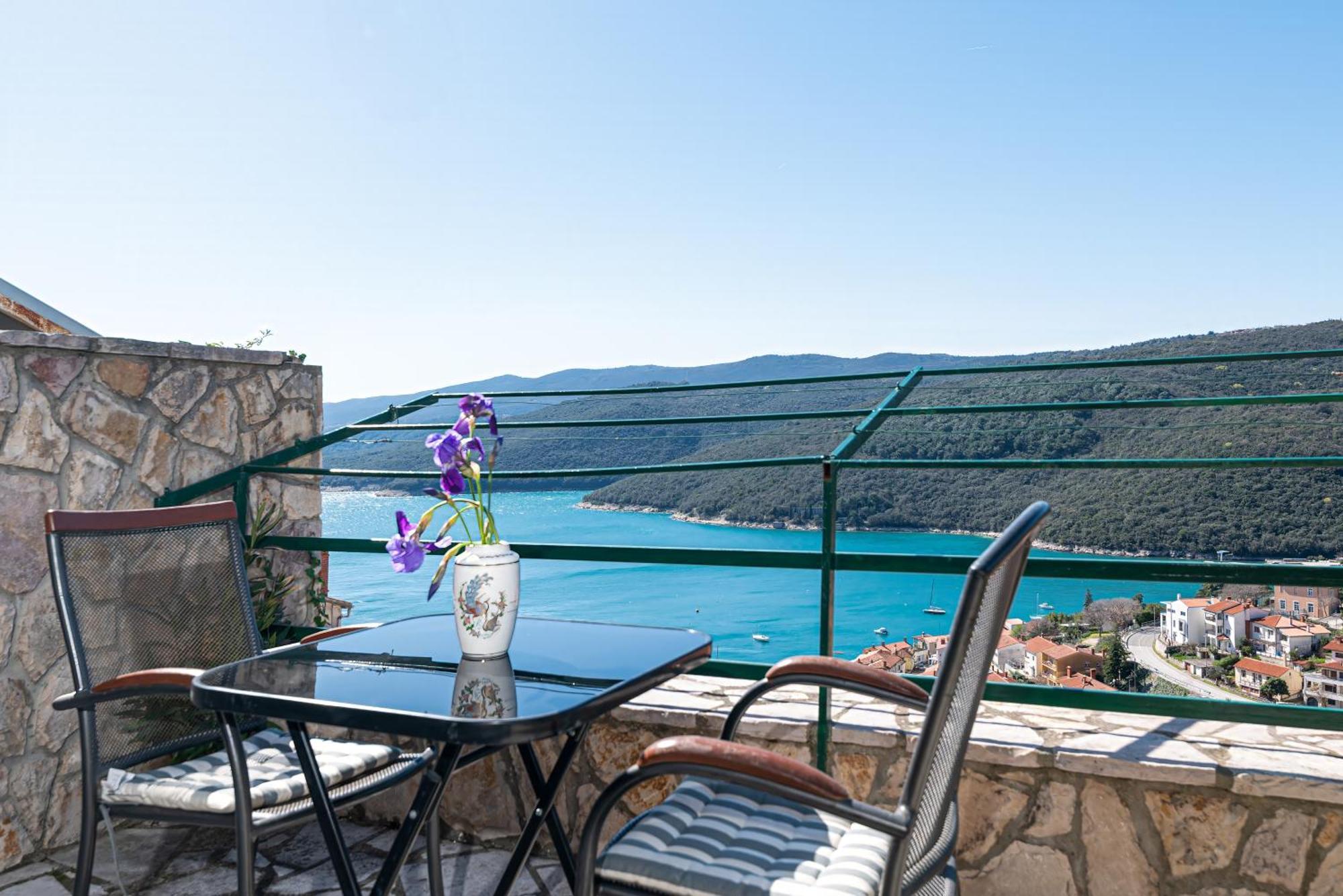 Apartments With A Parking Space Rabac, Labin - 7622 Bagian luar foto